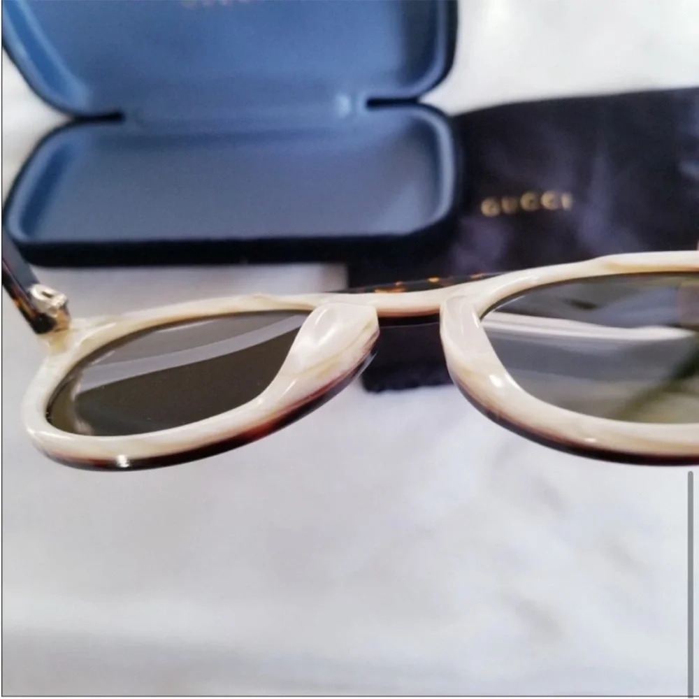 Gucci Havana Sunglasses - Picture 7 of 8